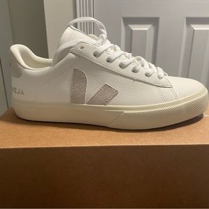 Veja Campo 8 (Brand New - Never Worn)